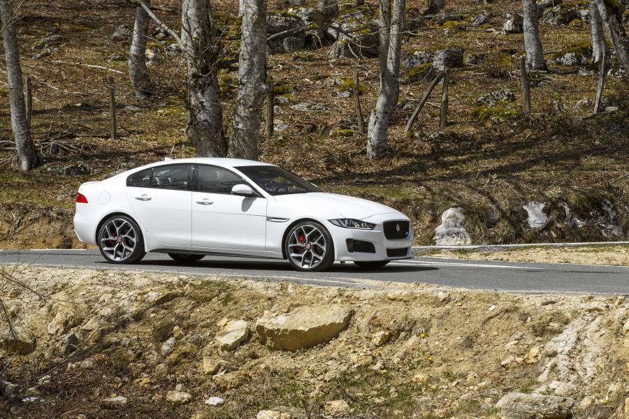  Jaguar XE S 2015 года  (фото 48 из 49)